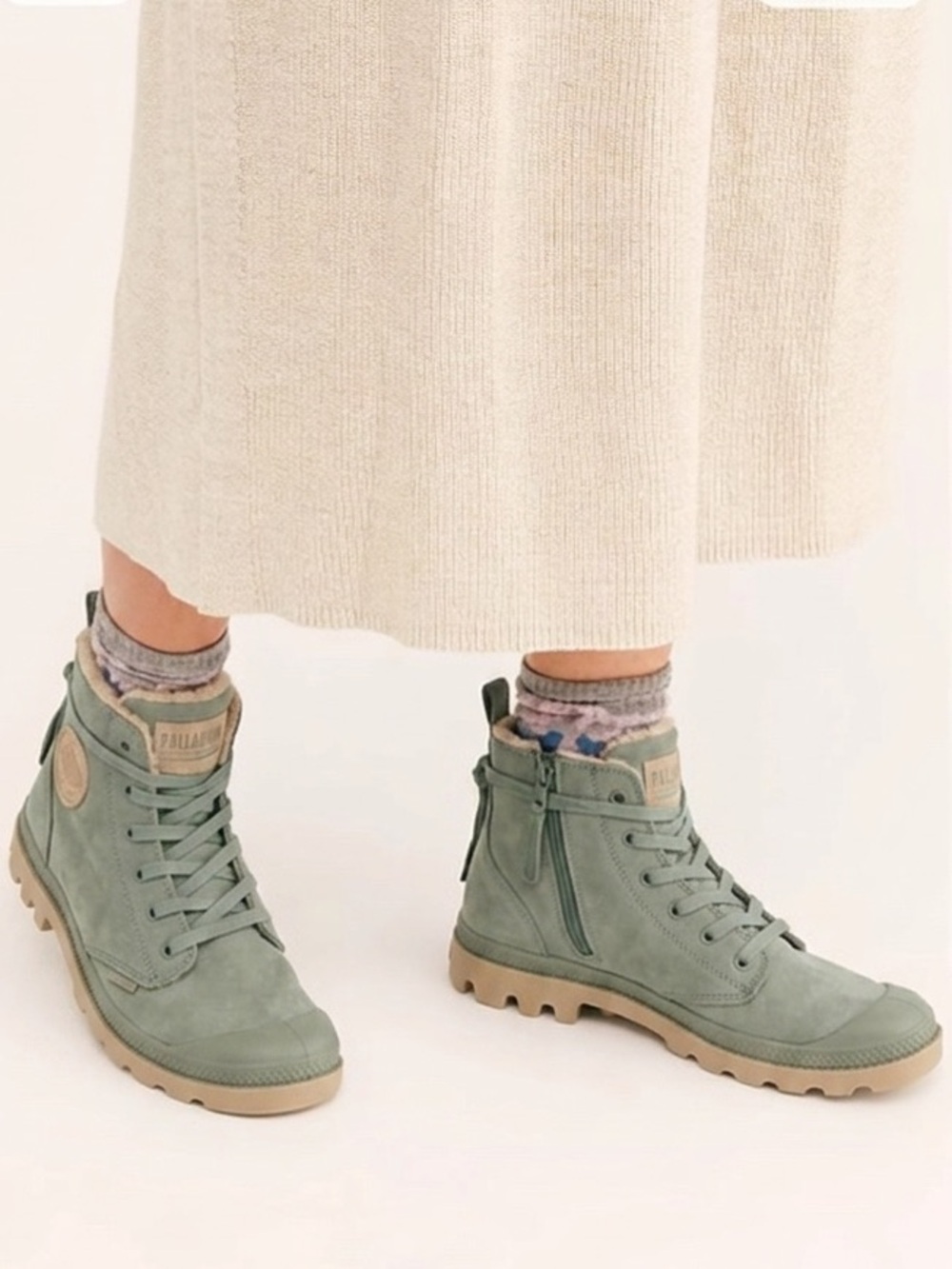 PALLADIUM PAMPA SPORT CUFF WPN size 5.5youth/7.5 women